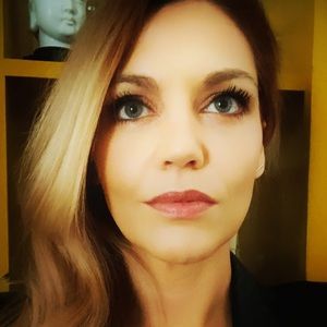 Meet your Posher, Leslie